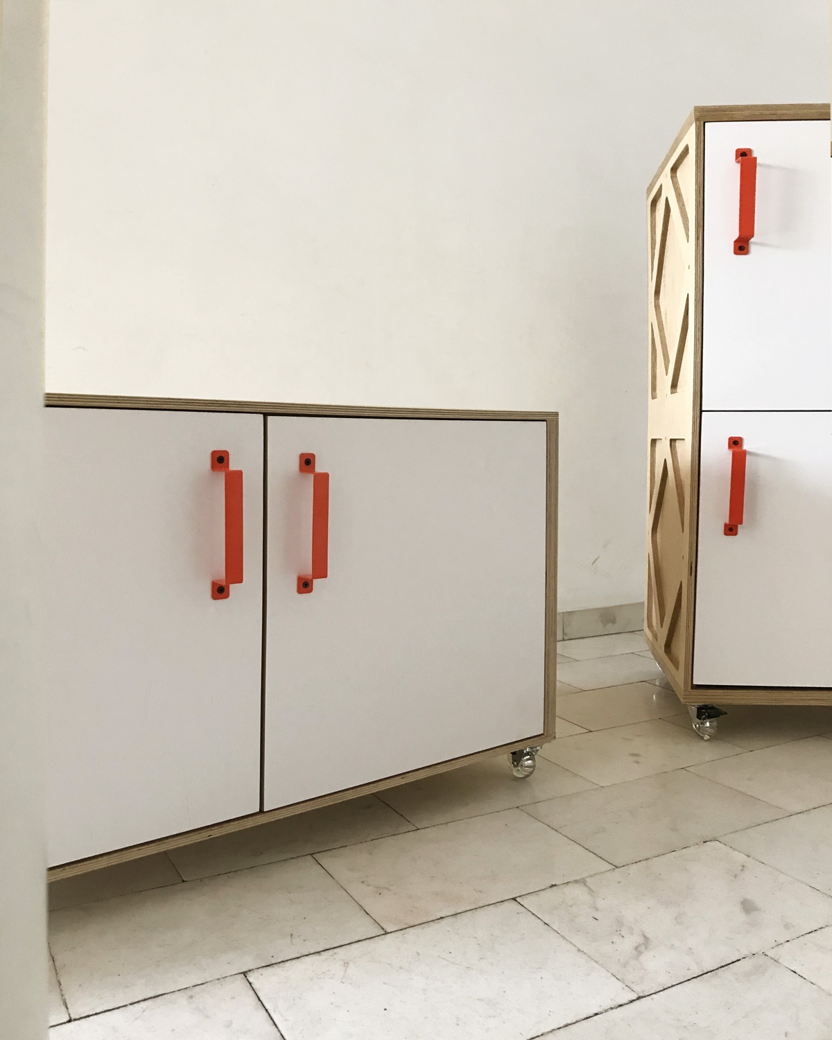[R][B] storage unit