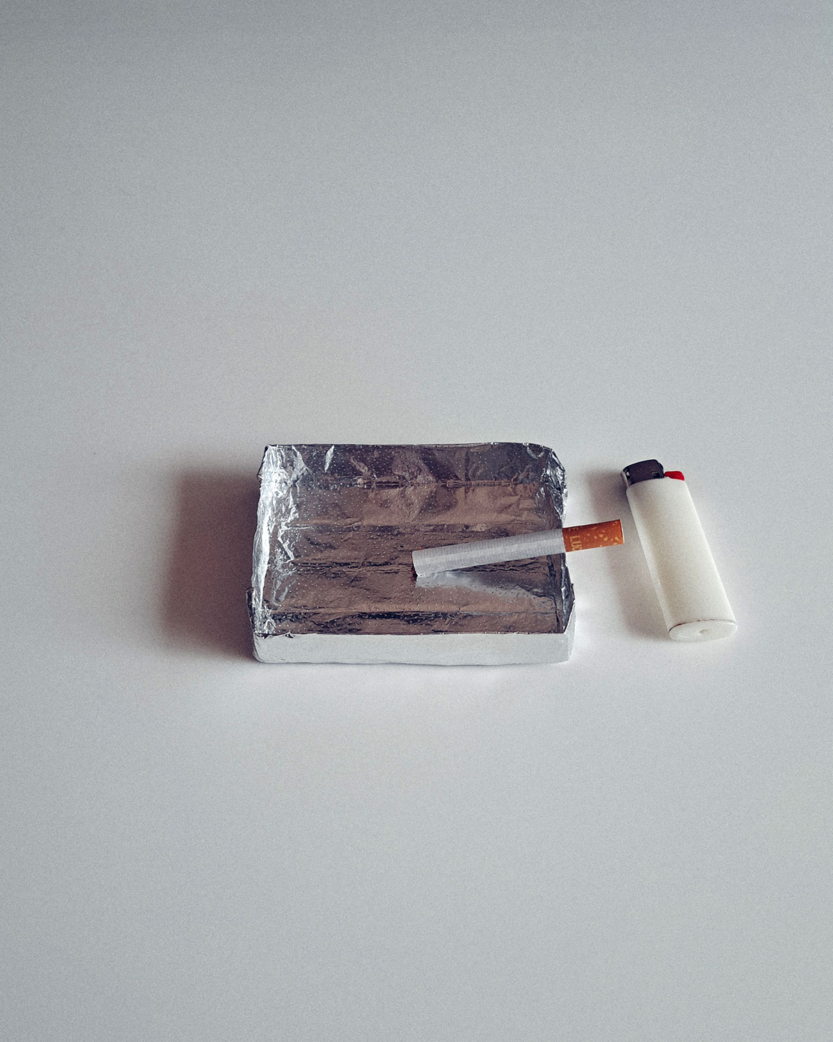 Aluminum foil ashtray