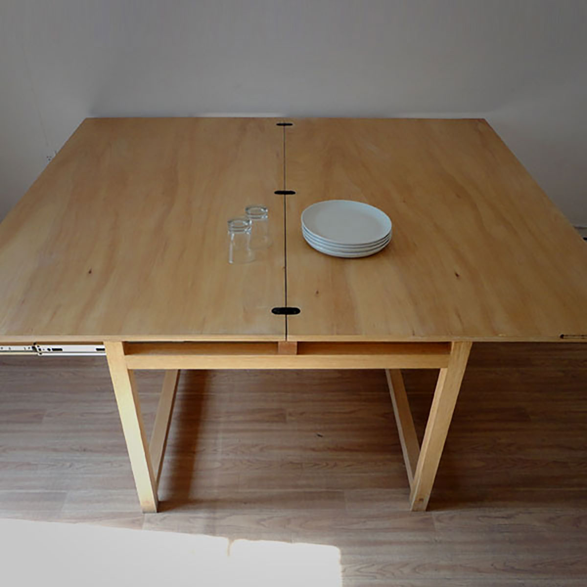 Extendable table