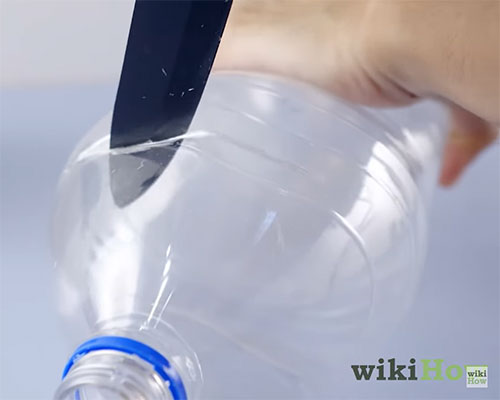 How to Make a Wasp Trap by wikiHow, 2020