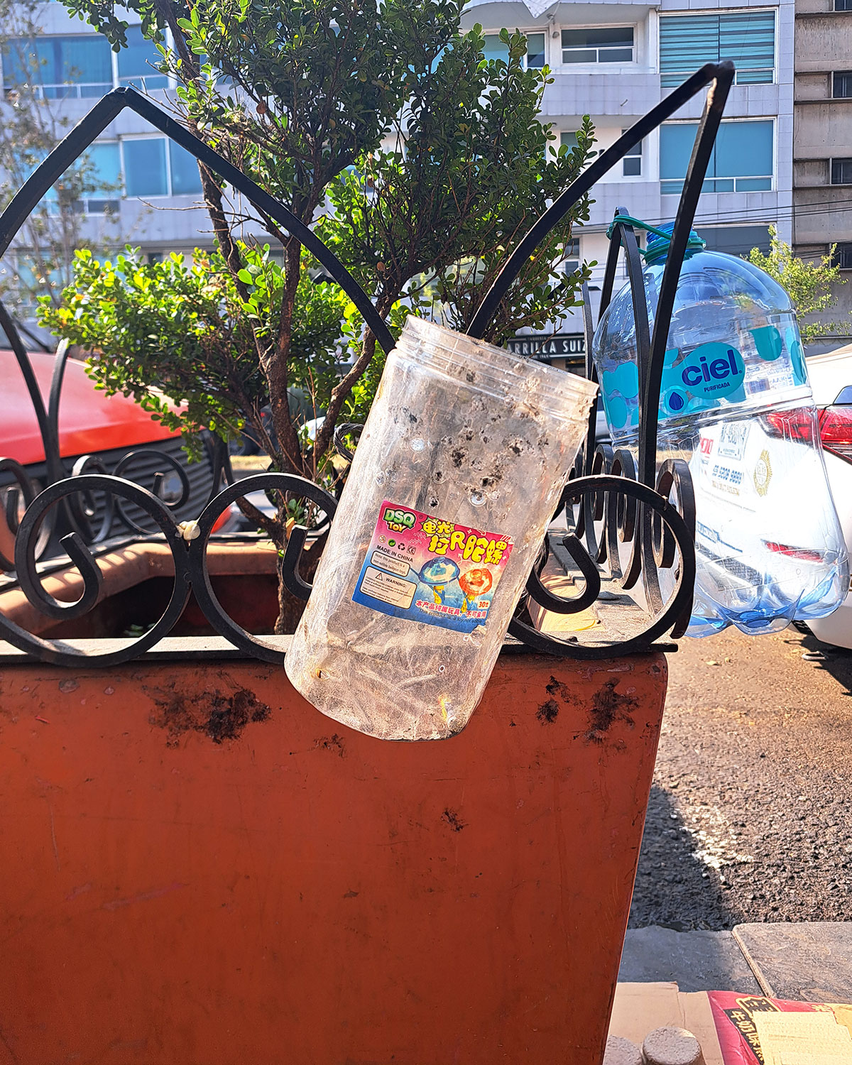Public DIY ashtrays